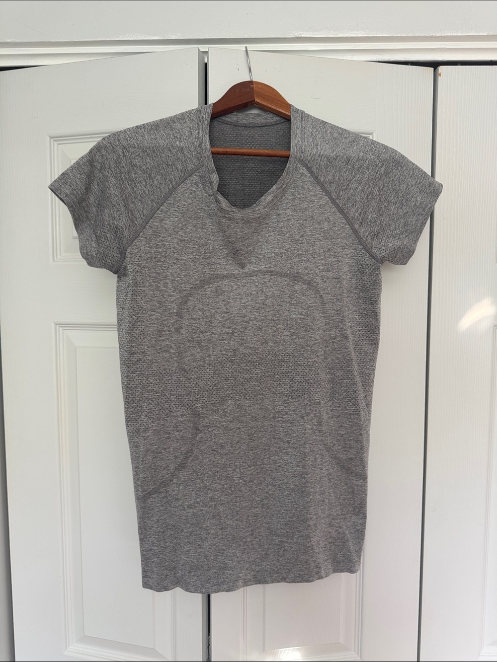 lululemon athletica Heather Gray Short Sleeve Athletic Tee
